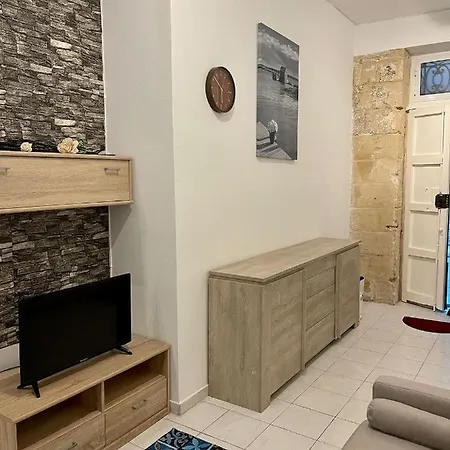Διαμέρισμα Balesa - Modern Duplex House In