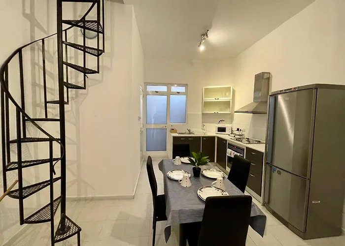 Modern Duplex Townhouse In Sliema Apartman